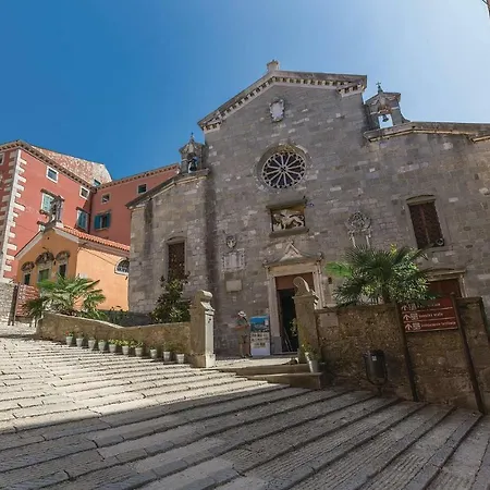 Two-bedroom In Labin * ラビン