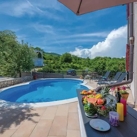 アパート Two-bedroom In Labin