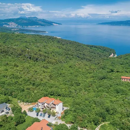 アパート Two-bedroom In Labin
